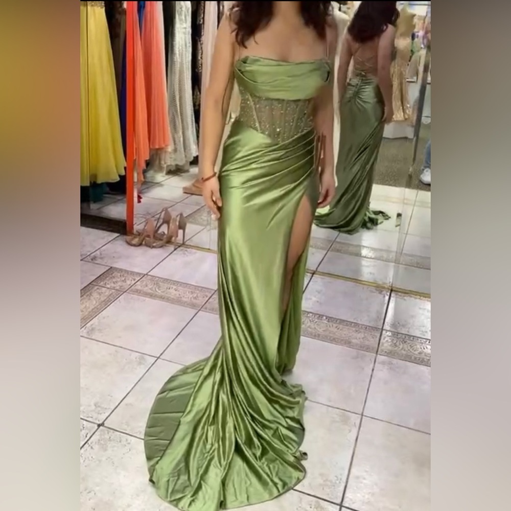 New green dress from prom,  wedding size 4 - Picture 4 of 4